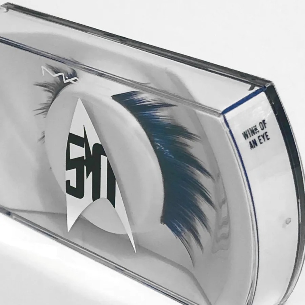 MAC EyeLash False WINK OF AN EYE Blue/Black Star Trek